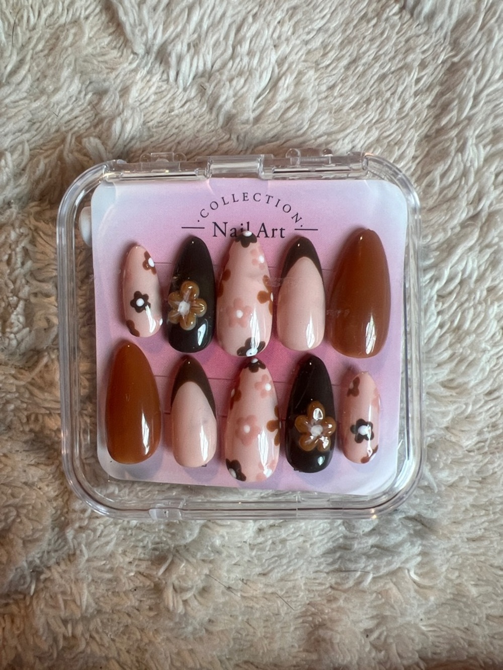 Nail Art Press-On Set in Brown & Pink – Floral Design